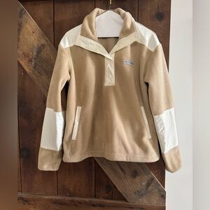 Columbia Tan and White Fleece Sweatshirt